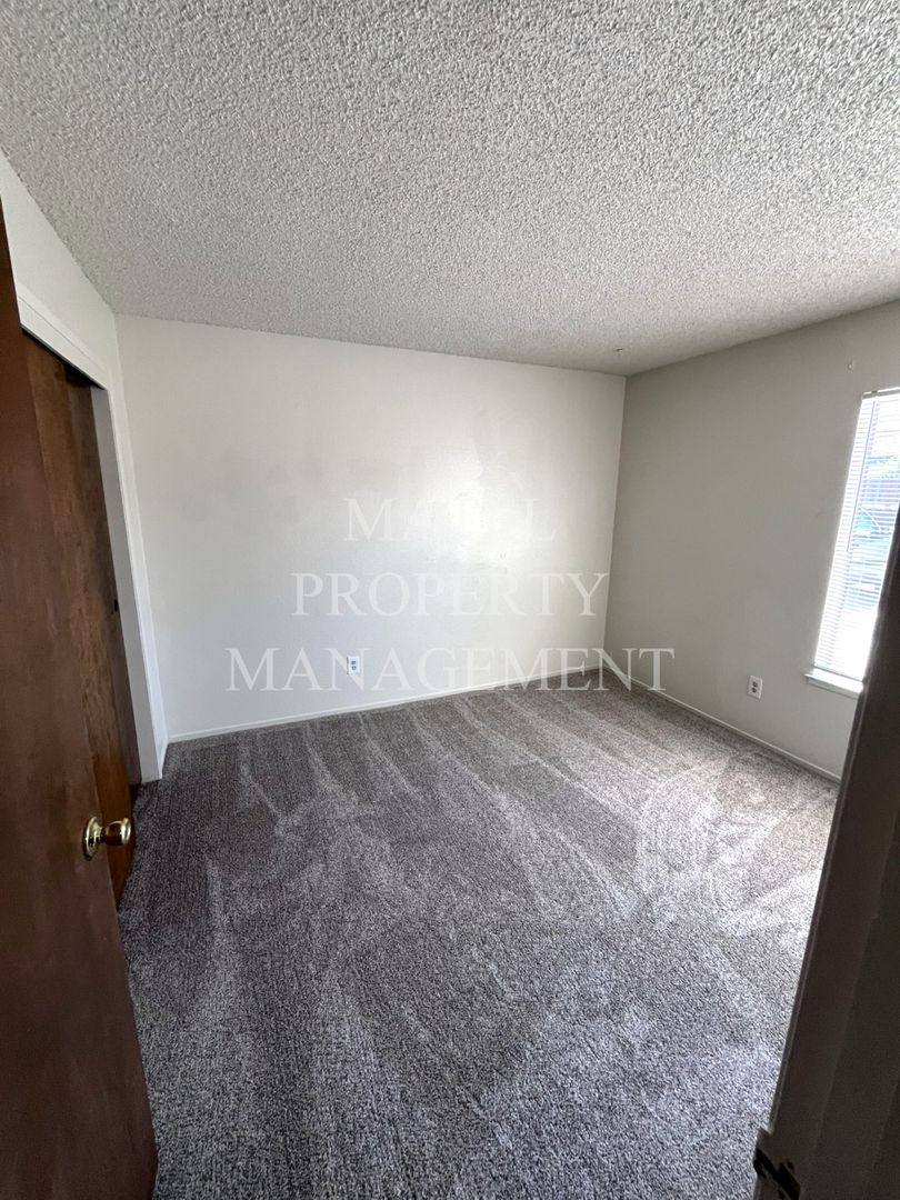 Apartment for rent at 3701 Colonial Dr, Modesto, CA 95356