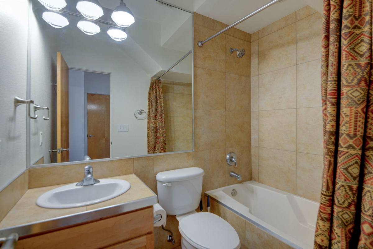 House for rent at 1020 6th St NW, Albuquerque, NM 87102