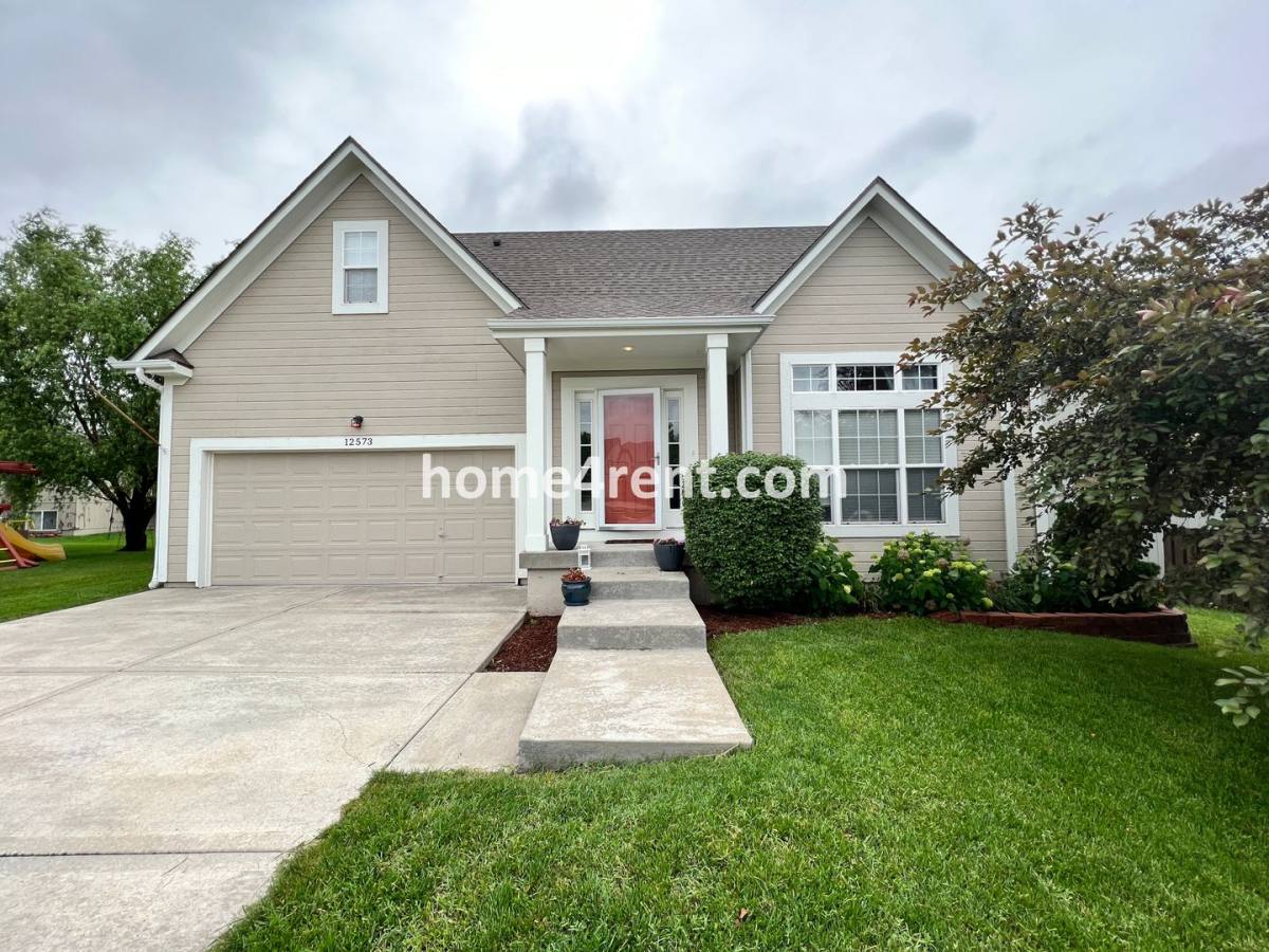 House for rent at 12573 S Race St, Olathe, KS 66061