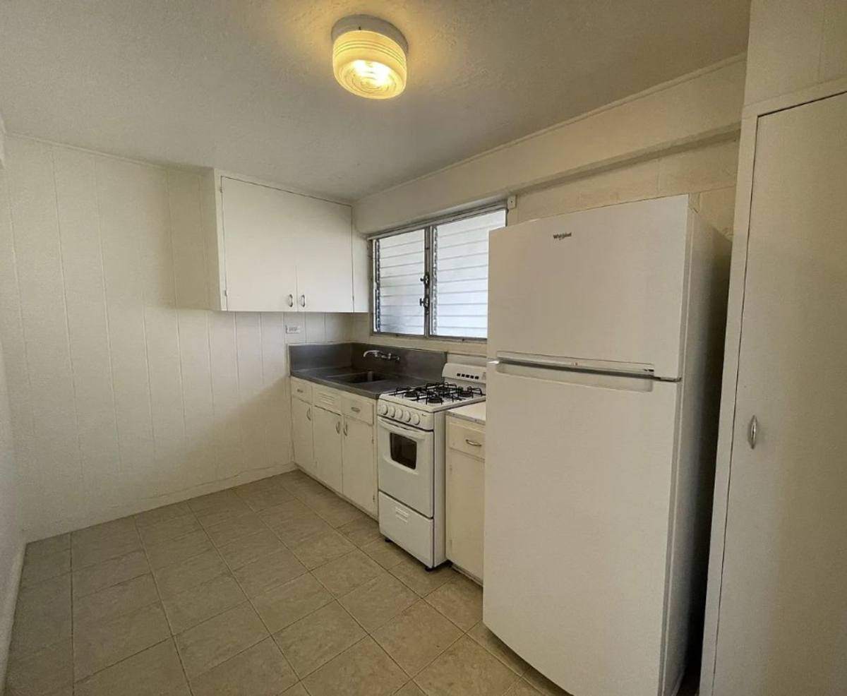 Apartment for rent at 2750 Date St, Honolulu, HI 96816