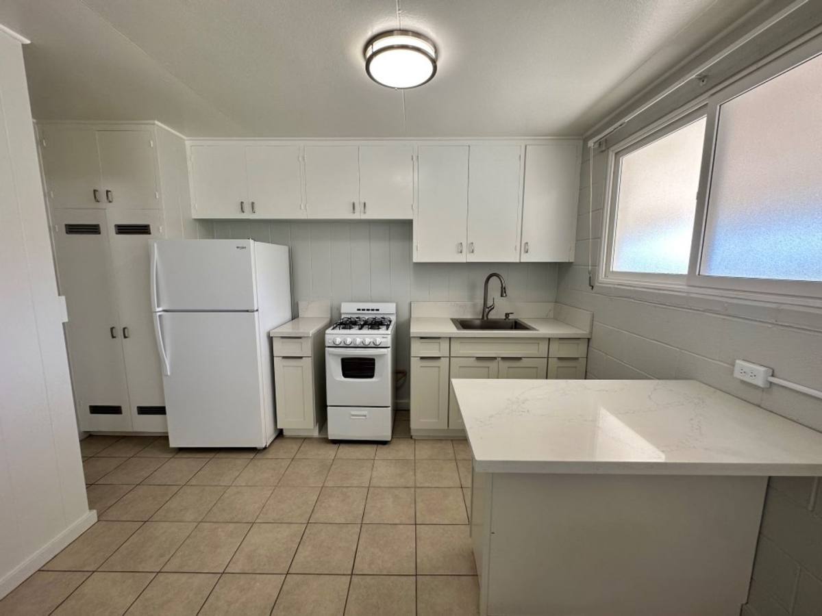 Apartment for rent at 2750 Date St, Honolulu, HI 96816