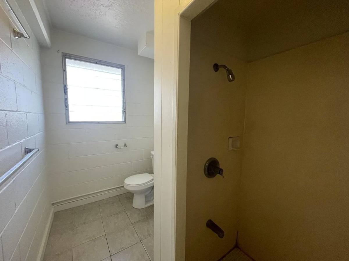 Apartment for rent at 2750 Date St, Honolulu, HI 96816