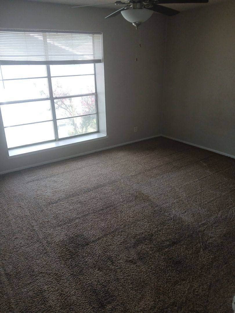 Apartment for rent at 600 W Avalon Ave, Longview, TX 75602