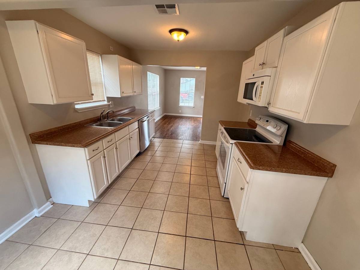 House for rent at 6811 NW 49th St, Bethany, OK 73008