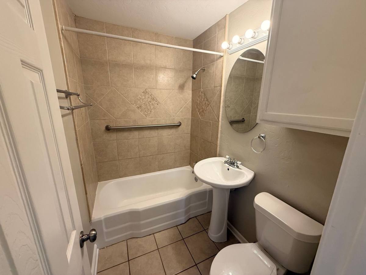 House for rent at 6811 NW 49th St, Bethany, OK 73008