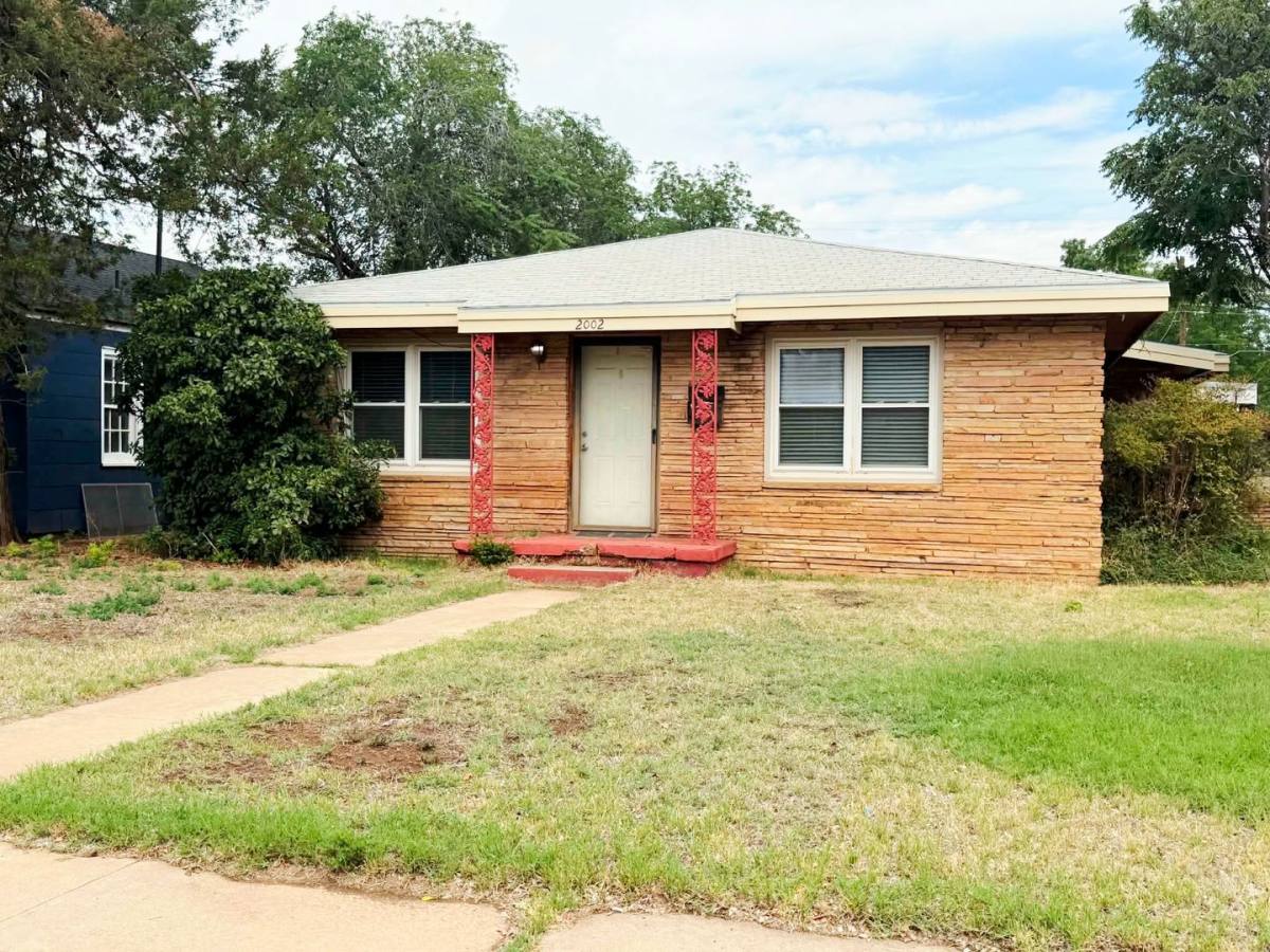 2002 31st St, Lubbock, TX 79411 - House for Rent - Image 1