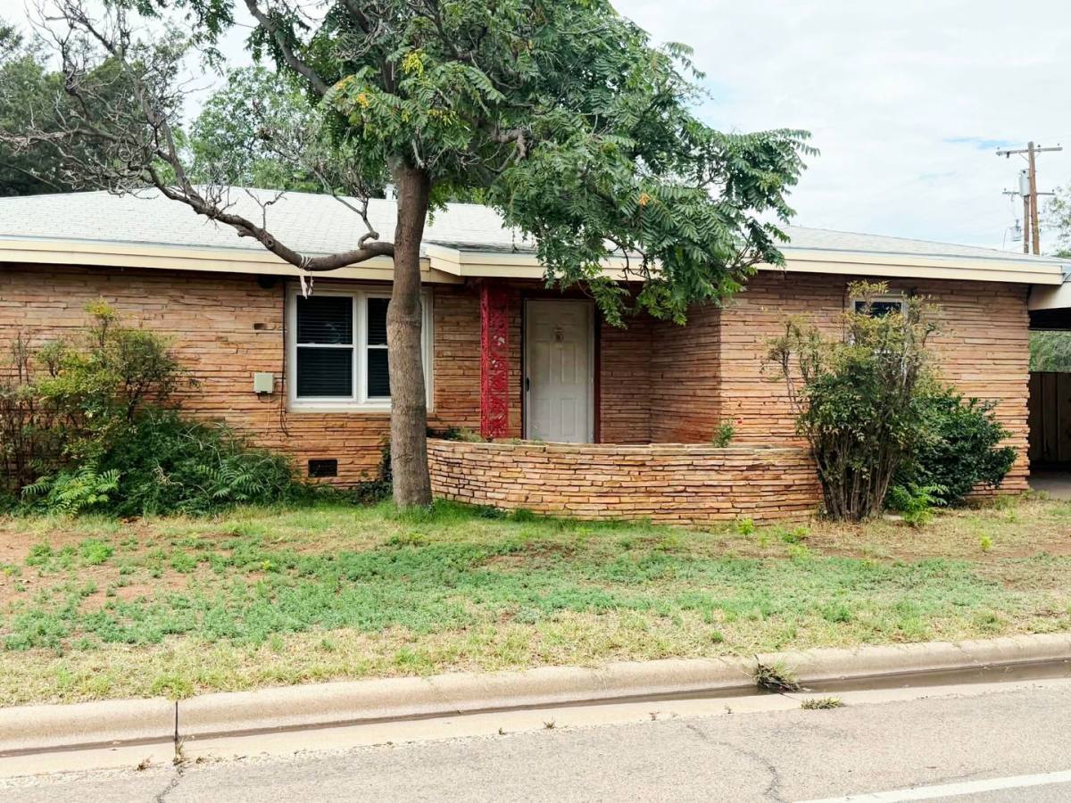 House for rent at 2002 31st St, Lubbock, TX 79411