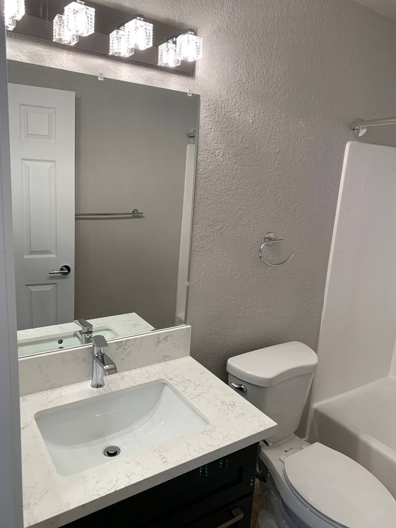 Apartment for rent at 642 W Maple Ave Apts, Orange, CA 92868