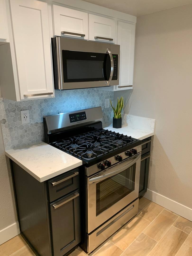 Apartment for rent at 642 W Maple Ave Apts, Orange, CA 92868