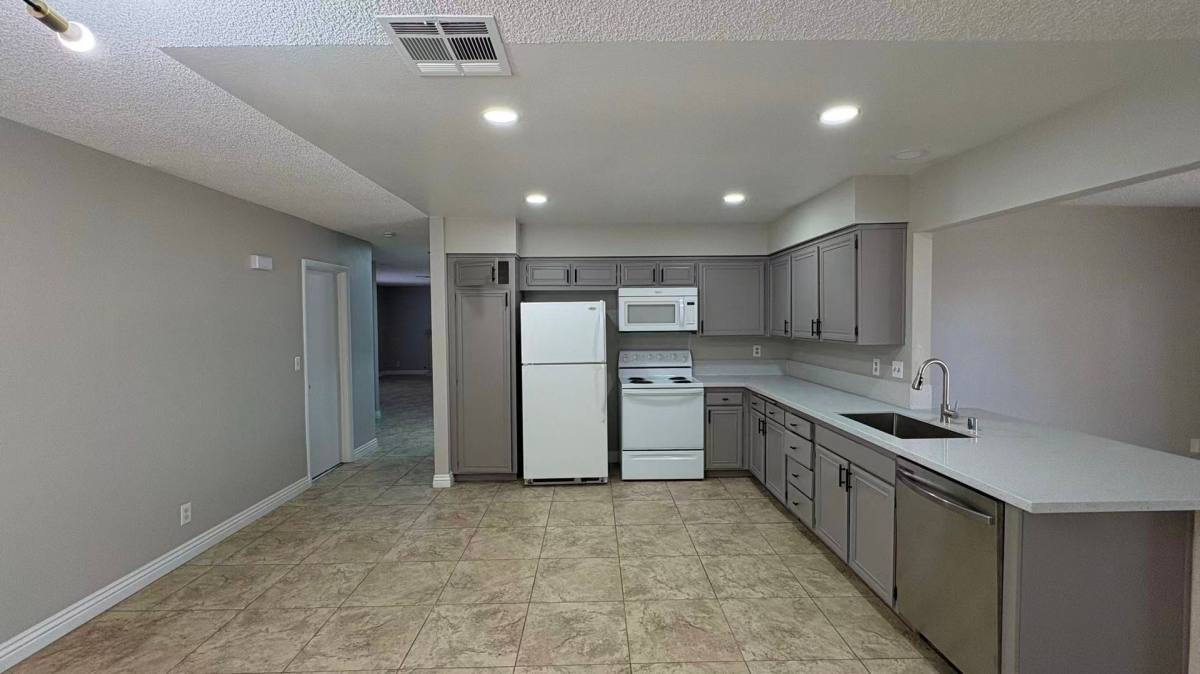 House for rent at 3564 Redwood St, Las Vegas, NV 89103