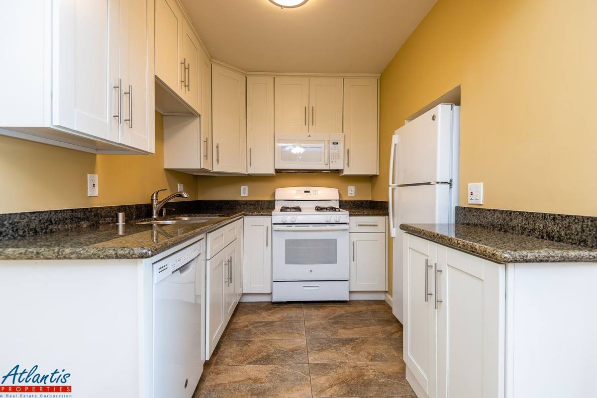 Apartment for rent at 365 W Weddell Dr, Sunnyvale, CA 94089