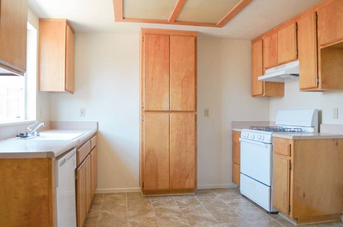 Apartment for rent at 17132 Donert St, Hesperia, CA 92345