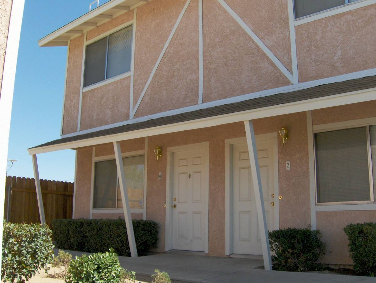 Apartment for rent at 17132 Donert St, Hesperia, CA 92345