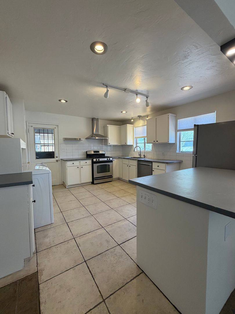 Apartment for rent at 3411 E Pima St, Tucson, AZ 85716