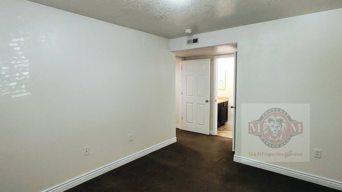 Condo for rent at 104 E Resaca Dr, Sandy, UT 84070
