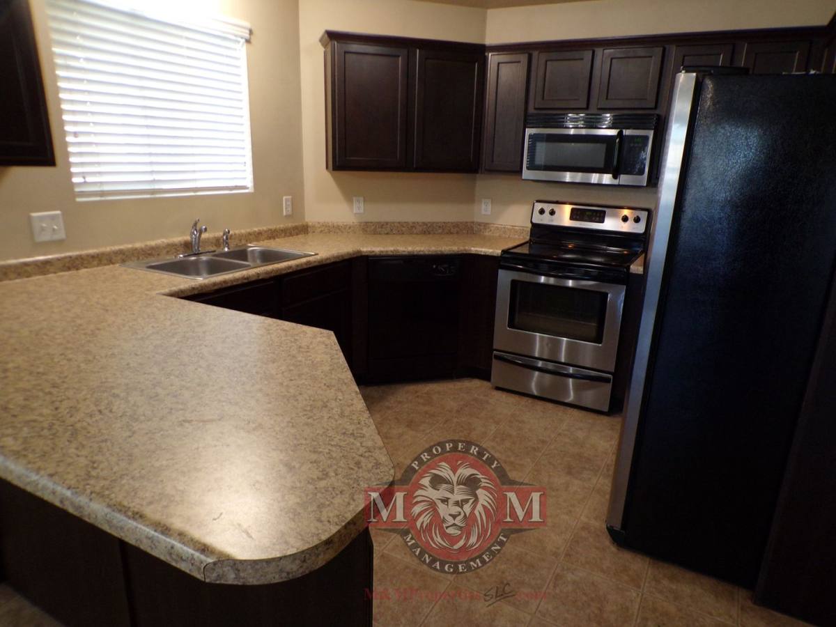 Condo for rent at 104 E Resaca Dr, Sandy, UT 84070