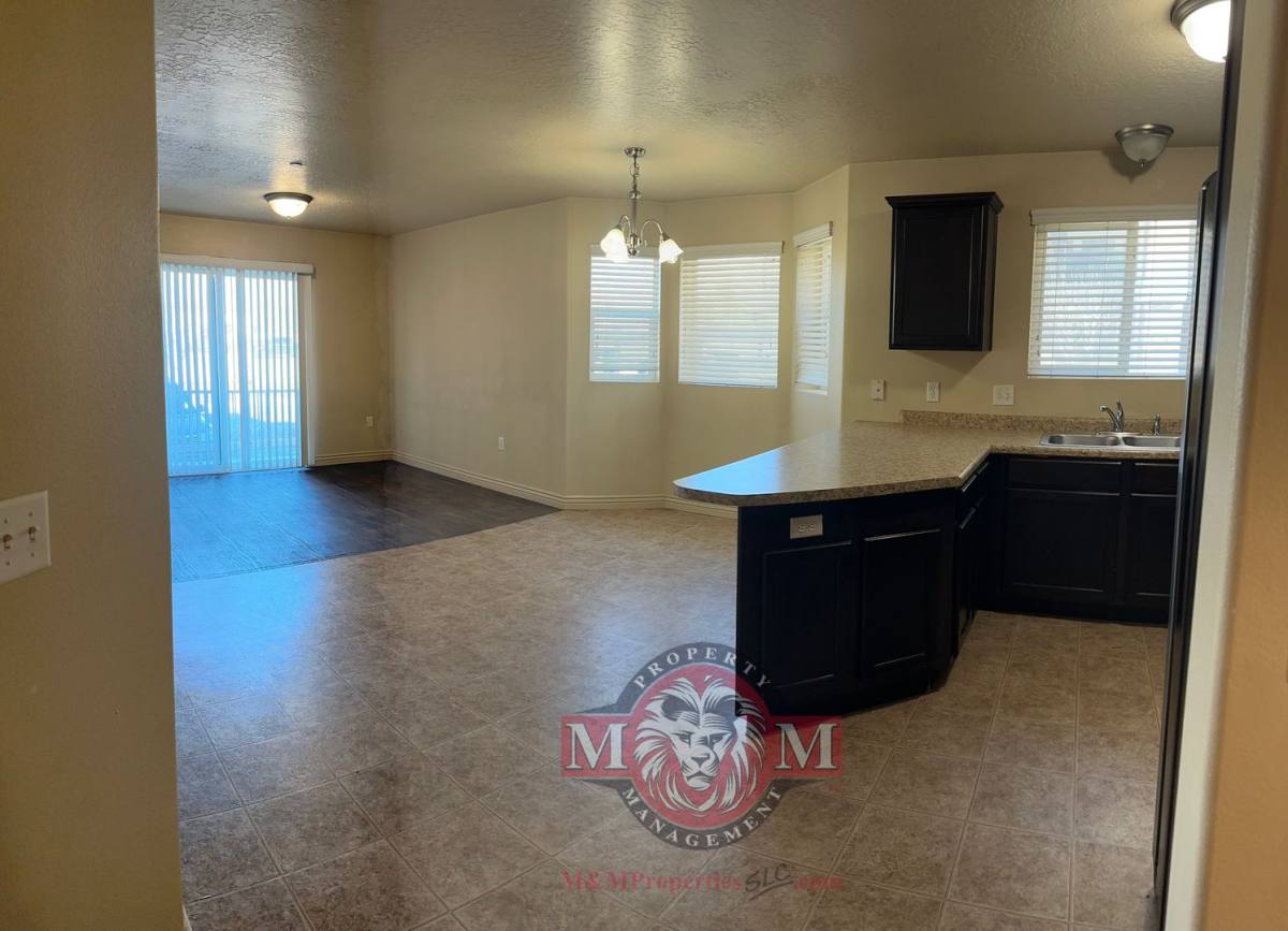 Condo for rent at 104 E Resaca Dr, Sandy, UT 84070