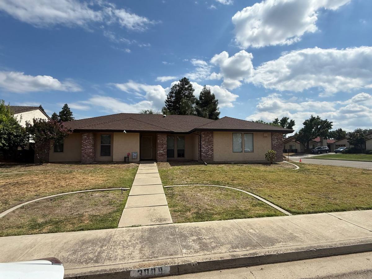 House for rent at 3009 E Grove Ave, Visalia, CA 93292