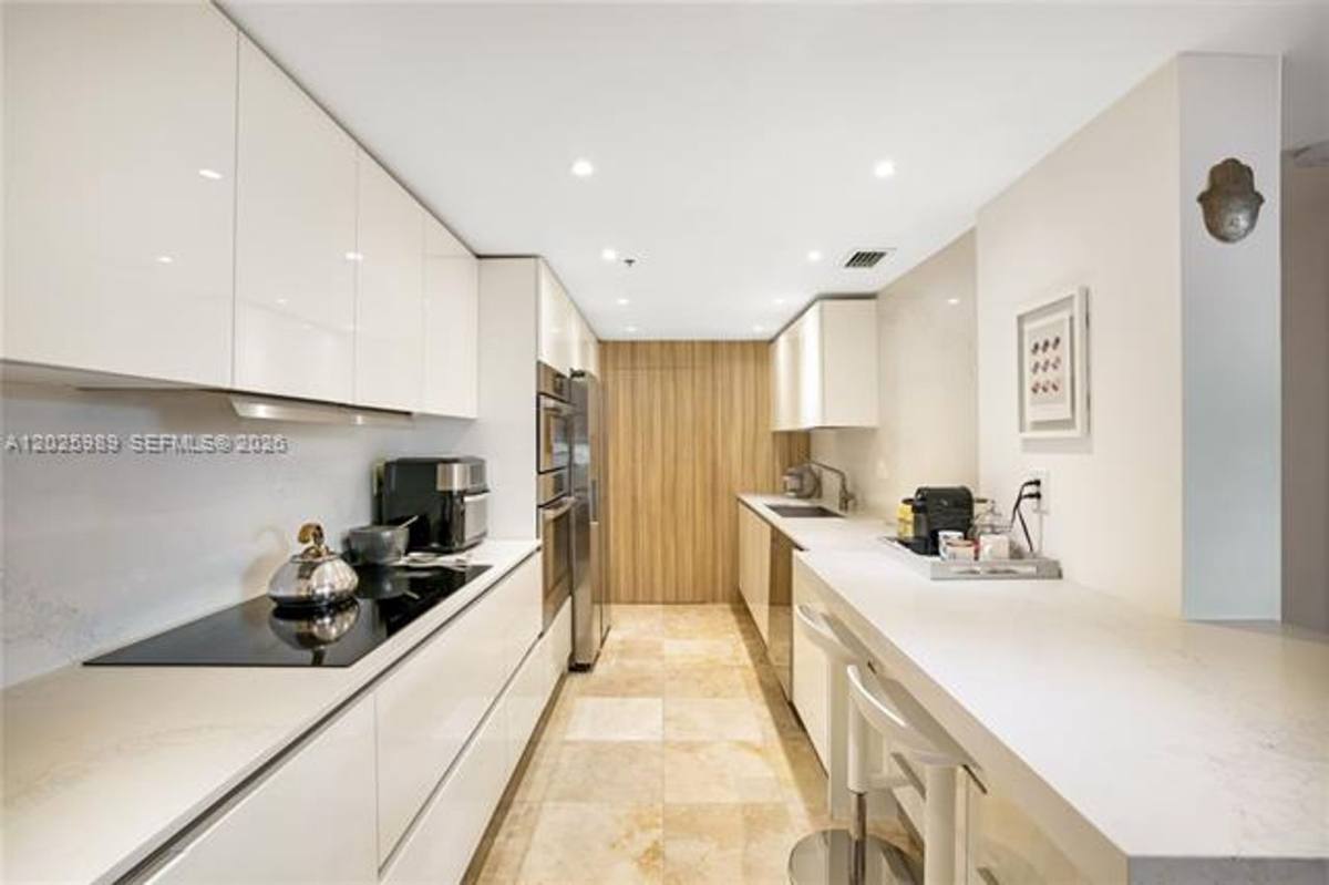 Apartment for rent at 701 Brickell Key Blvd, Miami, FL 33131