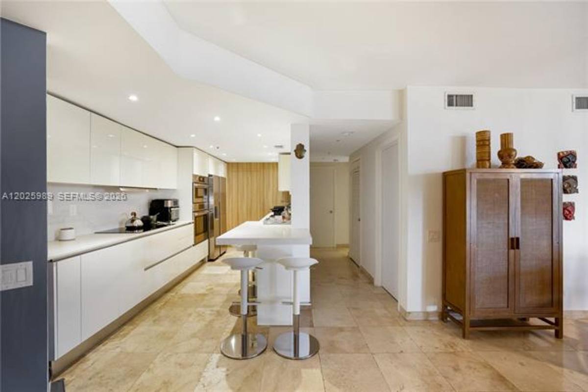 Apartment for rent at 701 Brickell Key Blvd, Miami, FL 33131