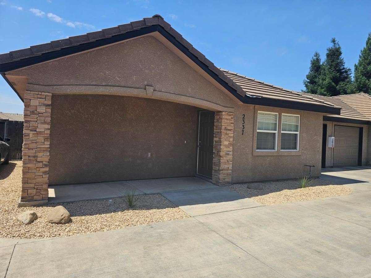 Apartment for rent at 2335-2345 N Vickie, Visalia, CA 93291