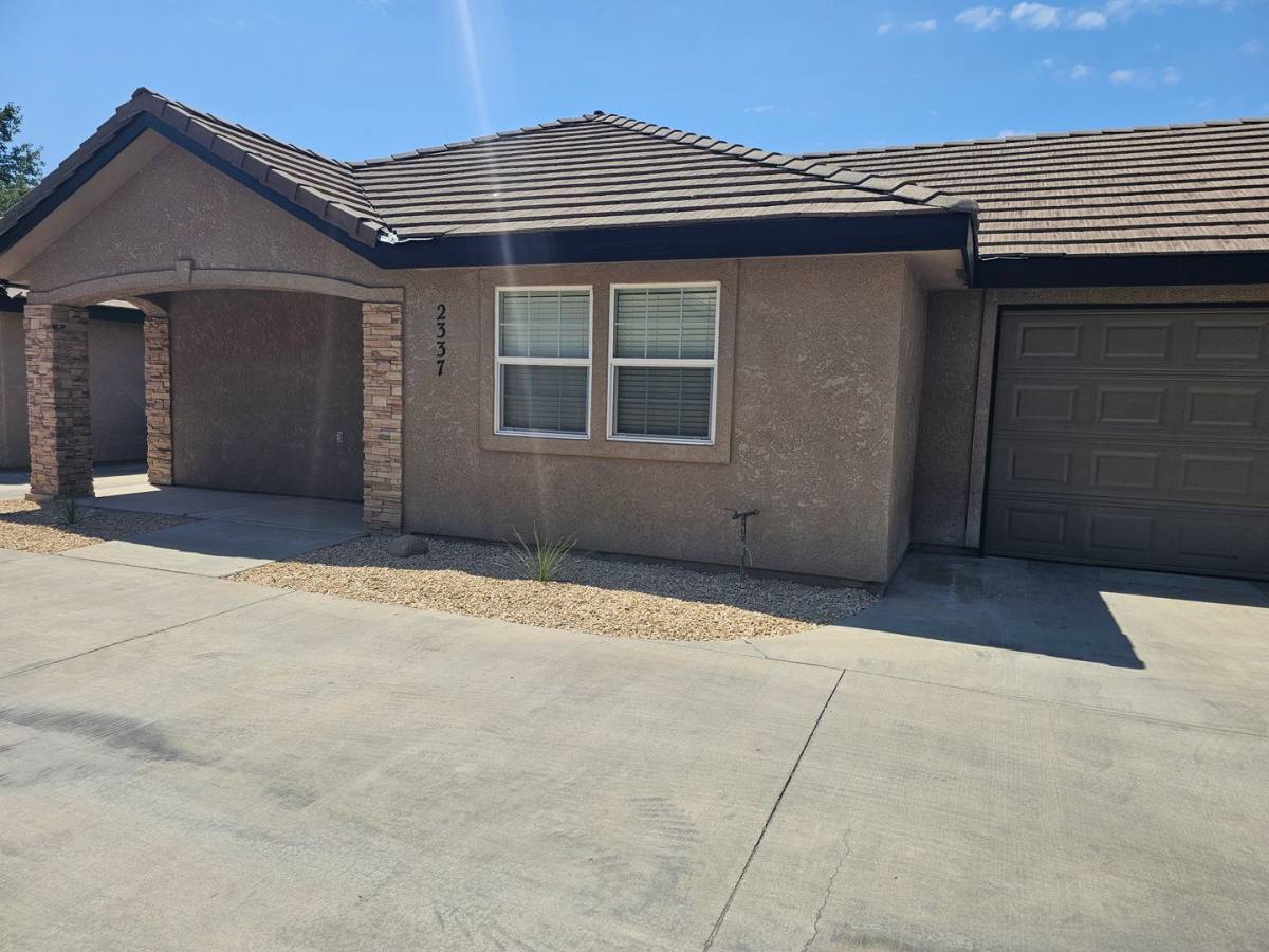 Apartment for rent at 2335-2345 N Vickie, Visalia, CA 93291