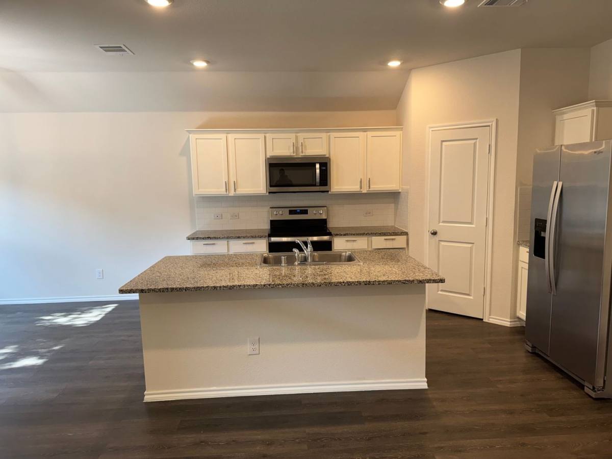 House for rent at 117 Dartmouth Ave, Farmersville, TX 75442