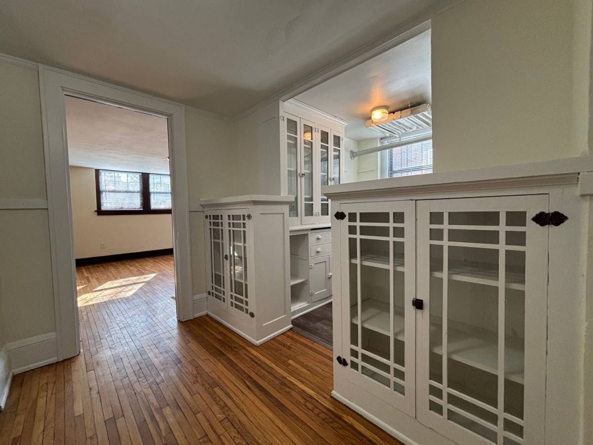 Apartment for rent at 1091 Goodrich Ave, Saint Paul, MN 55105