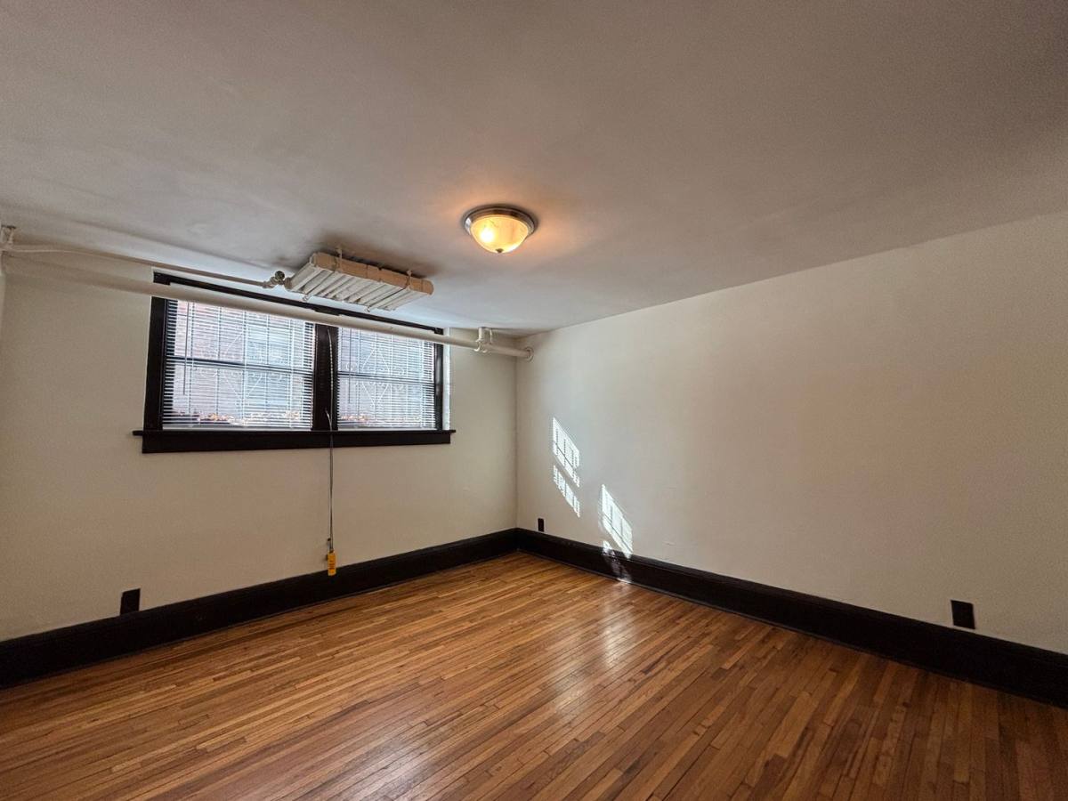 Apartment for rent at 1091 Goodrich Ave, Saint Paul, MN 55105