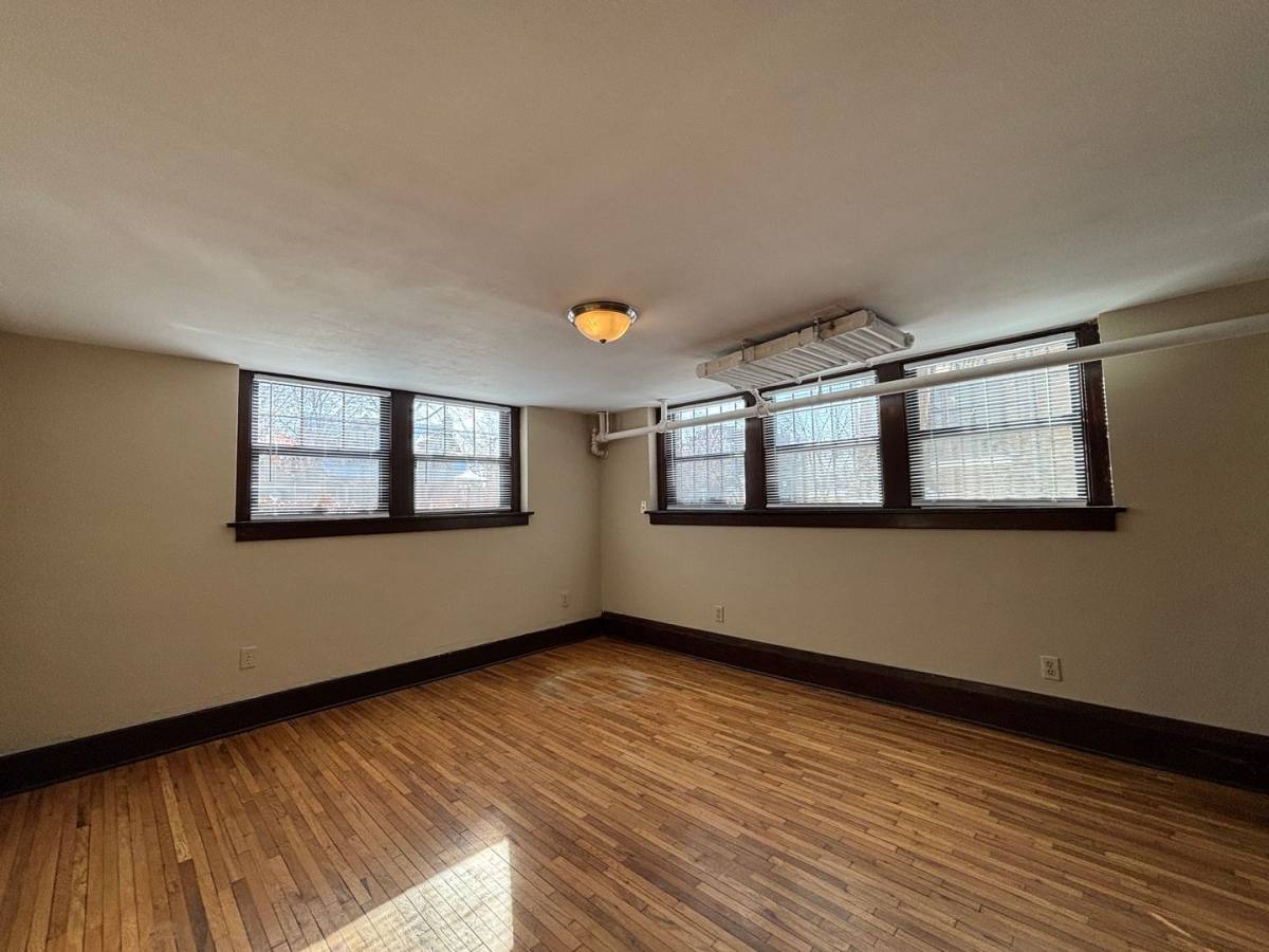 Apartment for rent at 1091 Goodrich Ave, Saint Paul, MN 55105