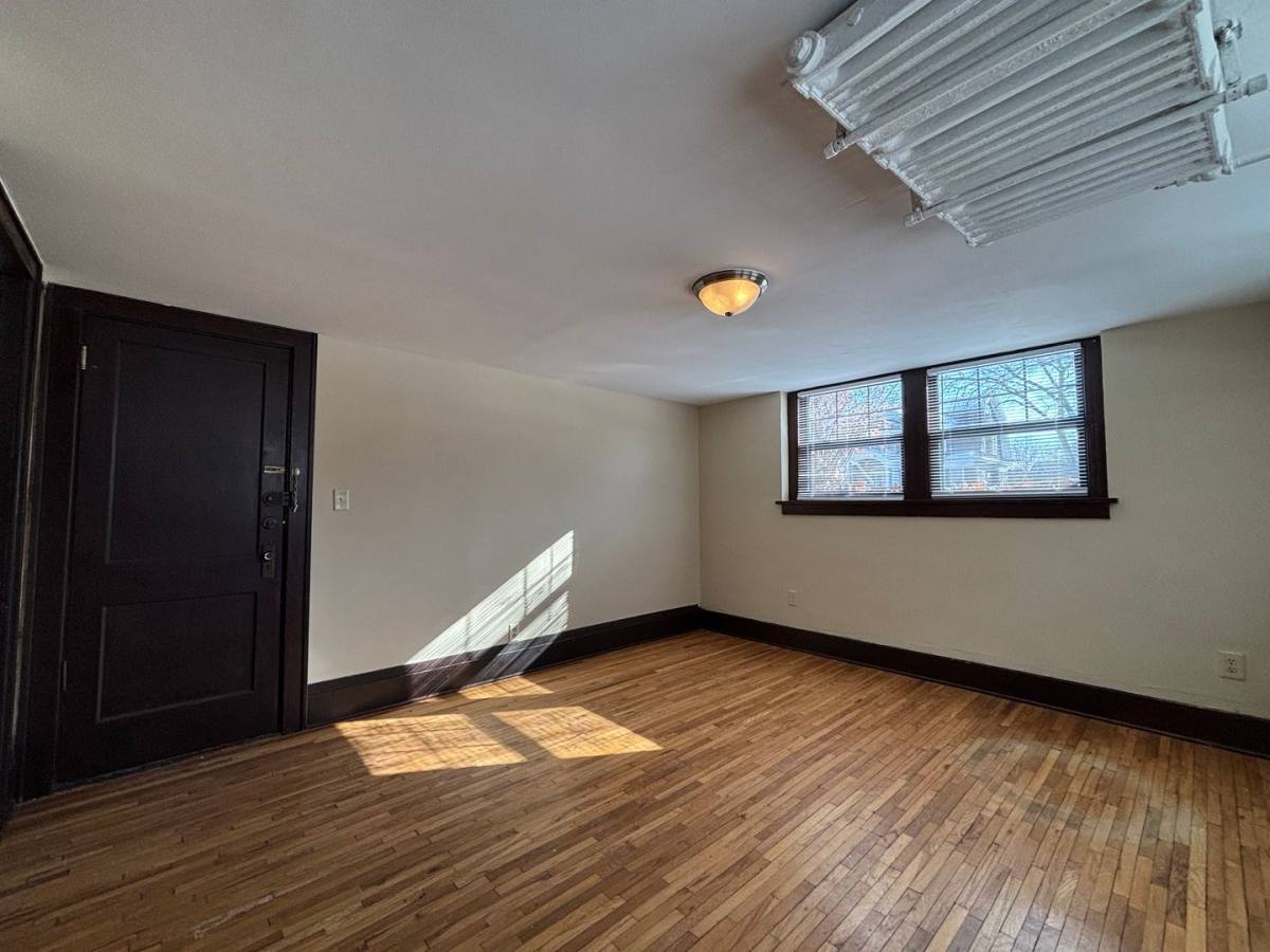 Apartment for rent at 1091 Goodrich Ave, Saint Paul, MN 55105