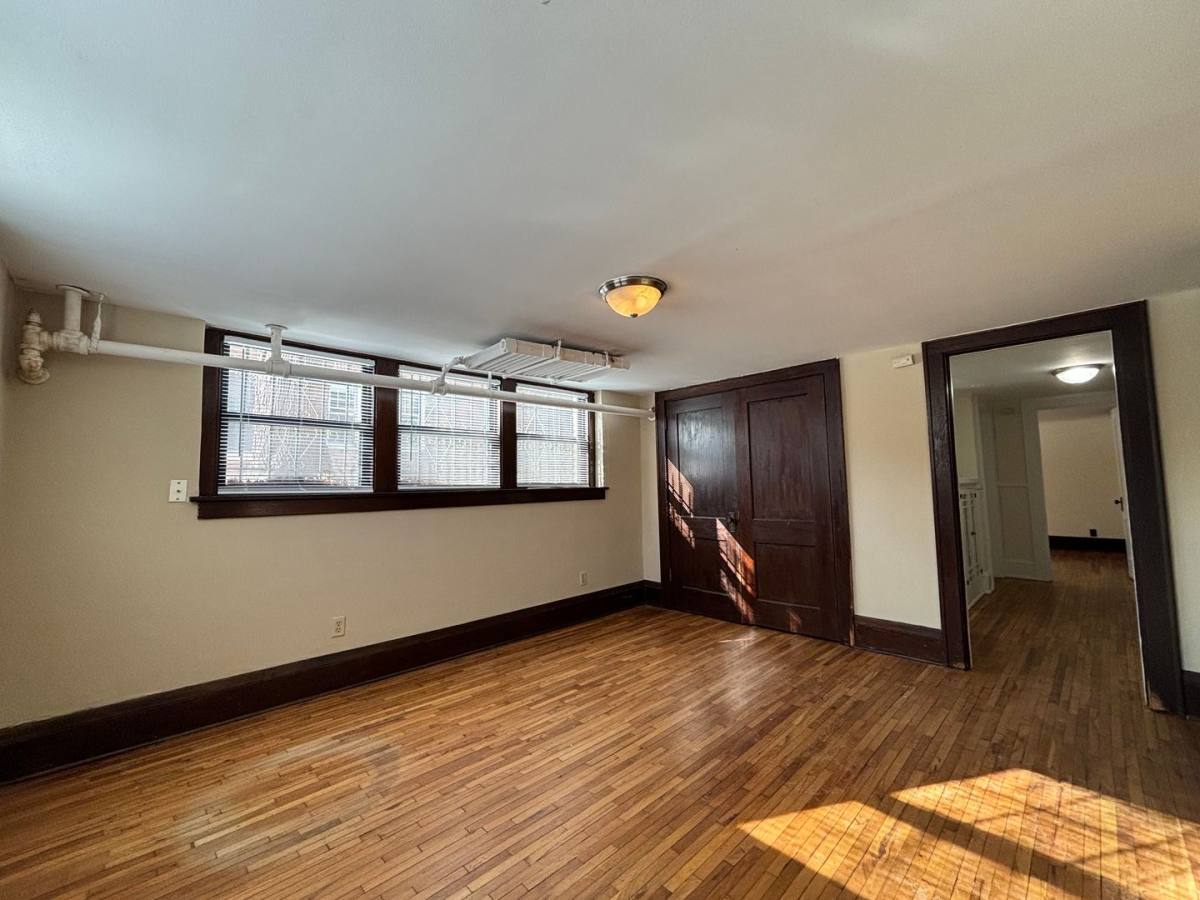 Apartment for rent at 1091 Goodrich Ave, Saint Paul, MN 55105
