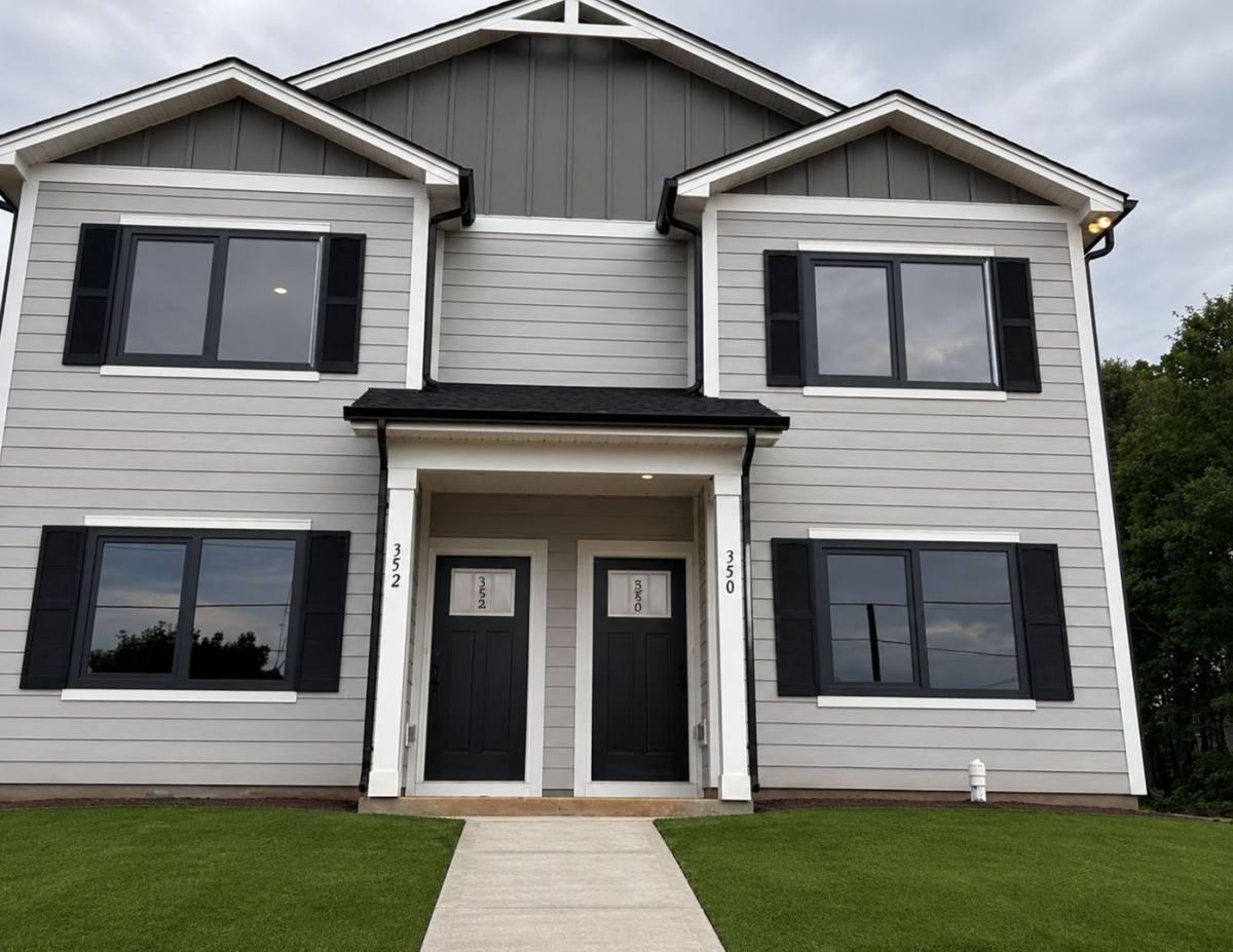 Townhouse for rent at 1st Ave SE, Hickory, NC 28602