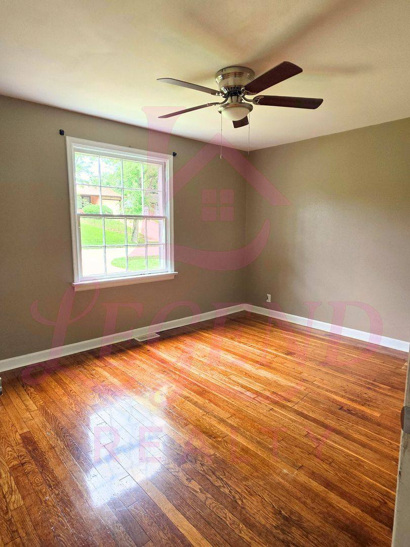 House for rent at 624 Science Hill Dr, Saint Louis, MO 63137