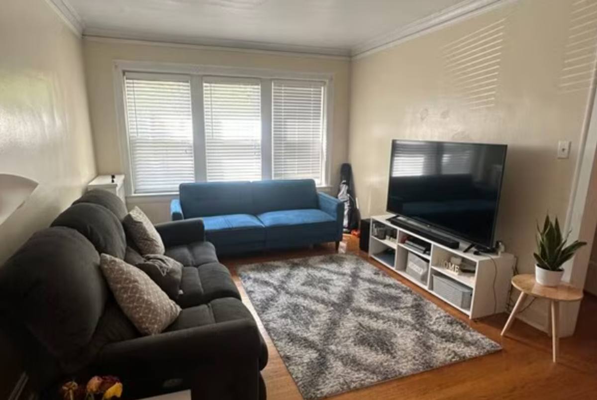 Apartment for rent at 2416-2418 W N Shore Ave, Chicago, IL 60645