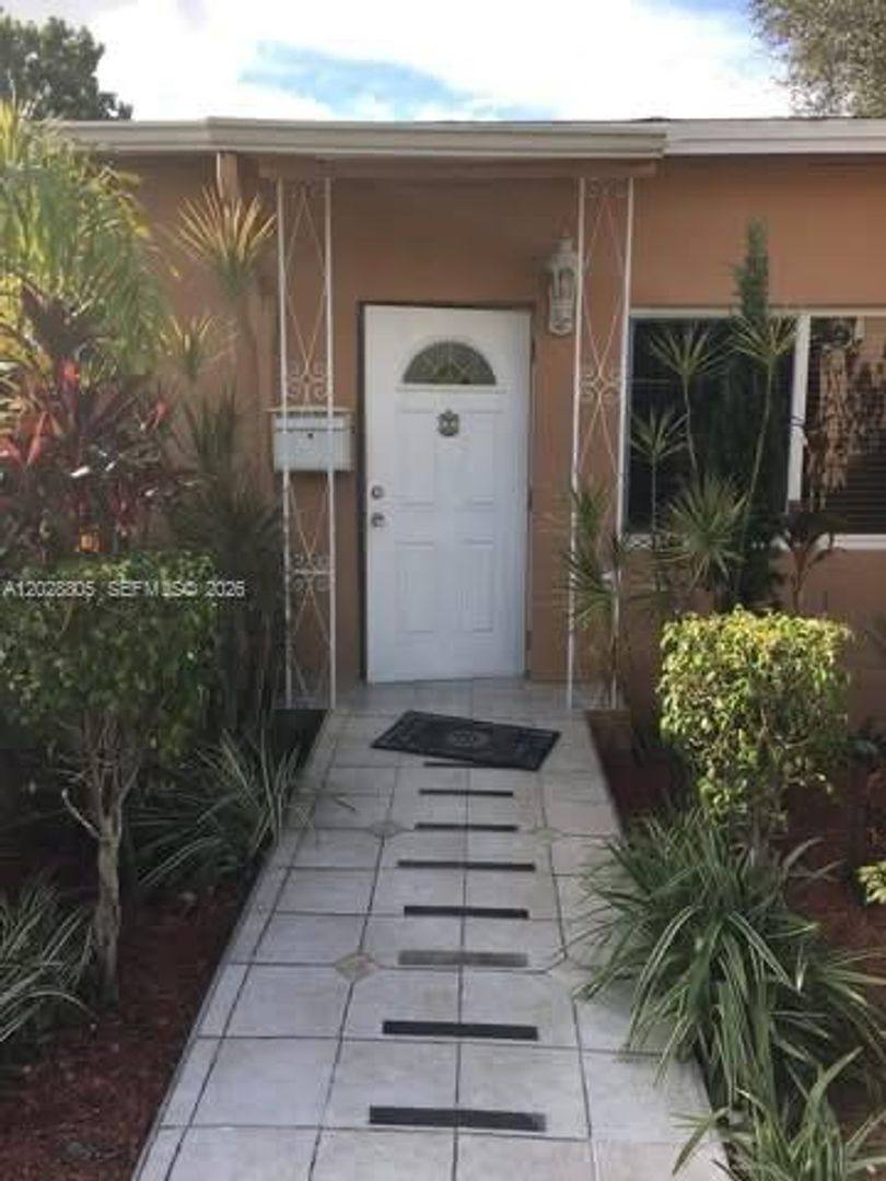 Apartment for rent at 6134 SW 22nd St, Miami, FL 33155