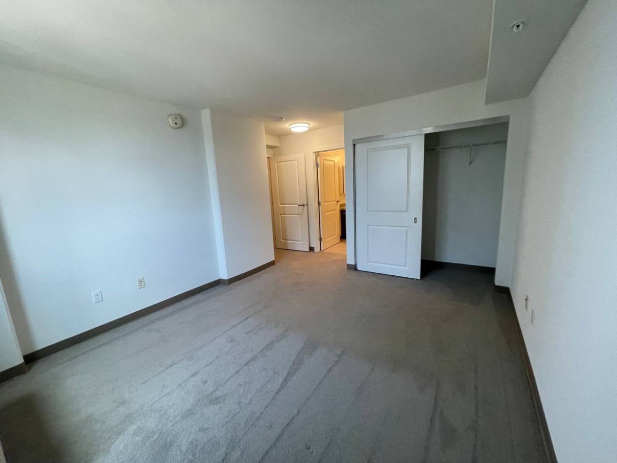 Apartment for rent at 988 Halekauwila St, Honolulu, HI 96814