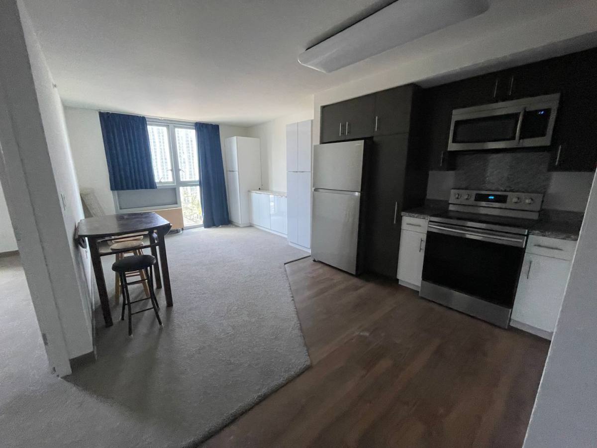 Apartment for rent at 988 Halekauwila St, Honolulu, HI 96814
