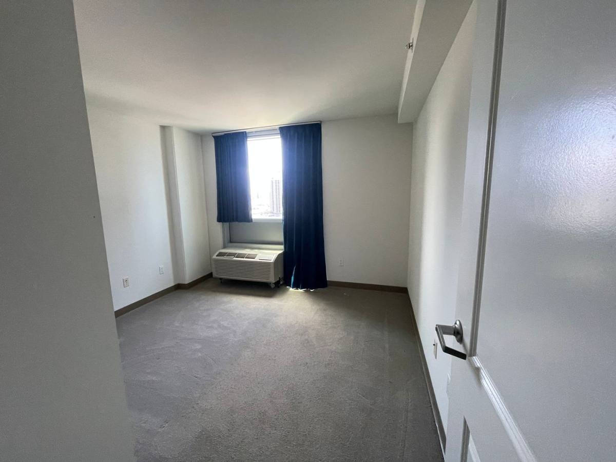 Apartment for rent at 988 Halekauwila St, Honolulu, HI 96814
