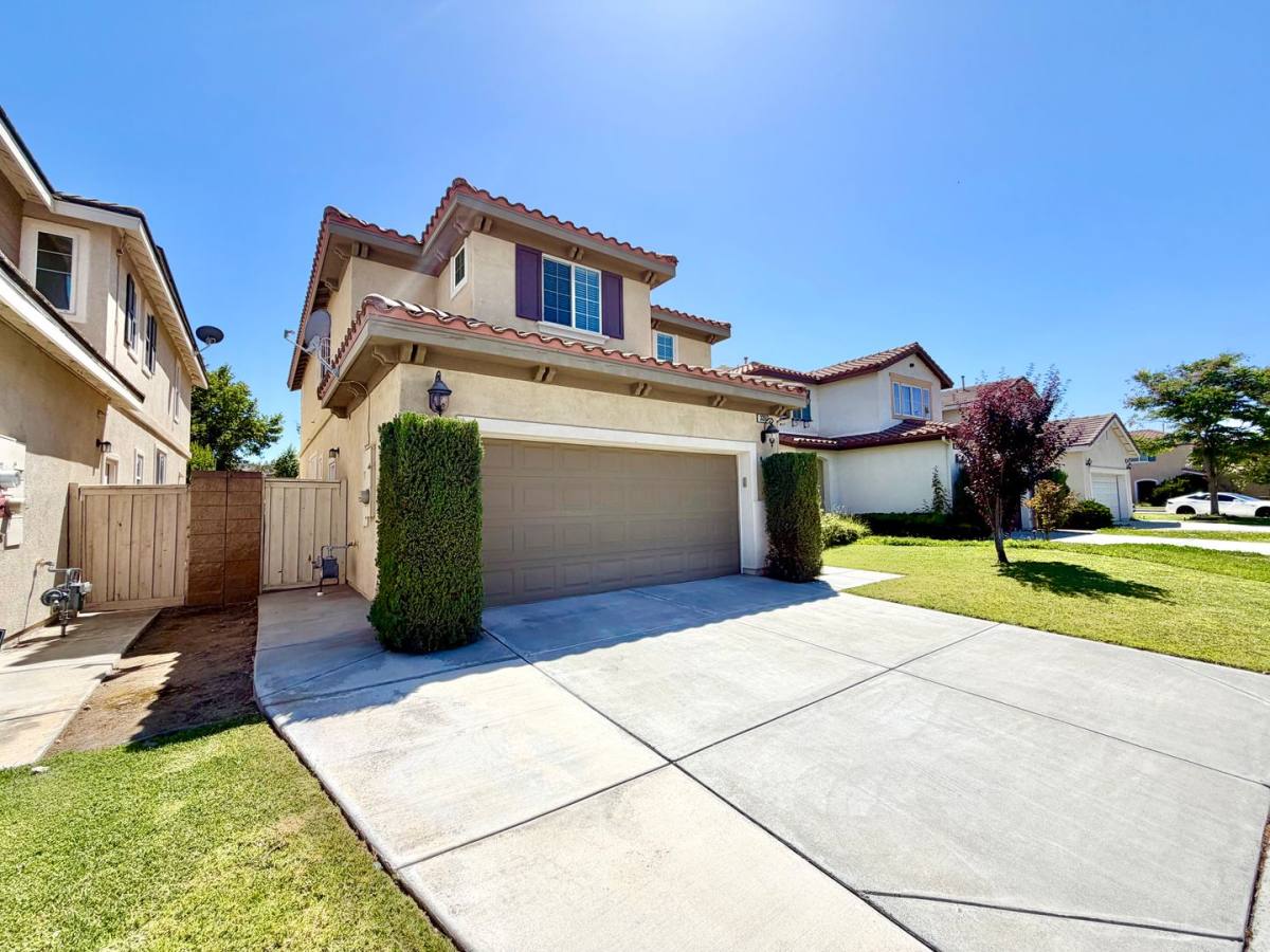 House for rent at 33517 Cedar Creek Lane, Lake Elsinore, CA 92532