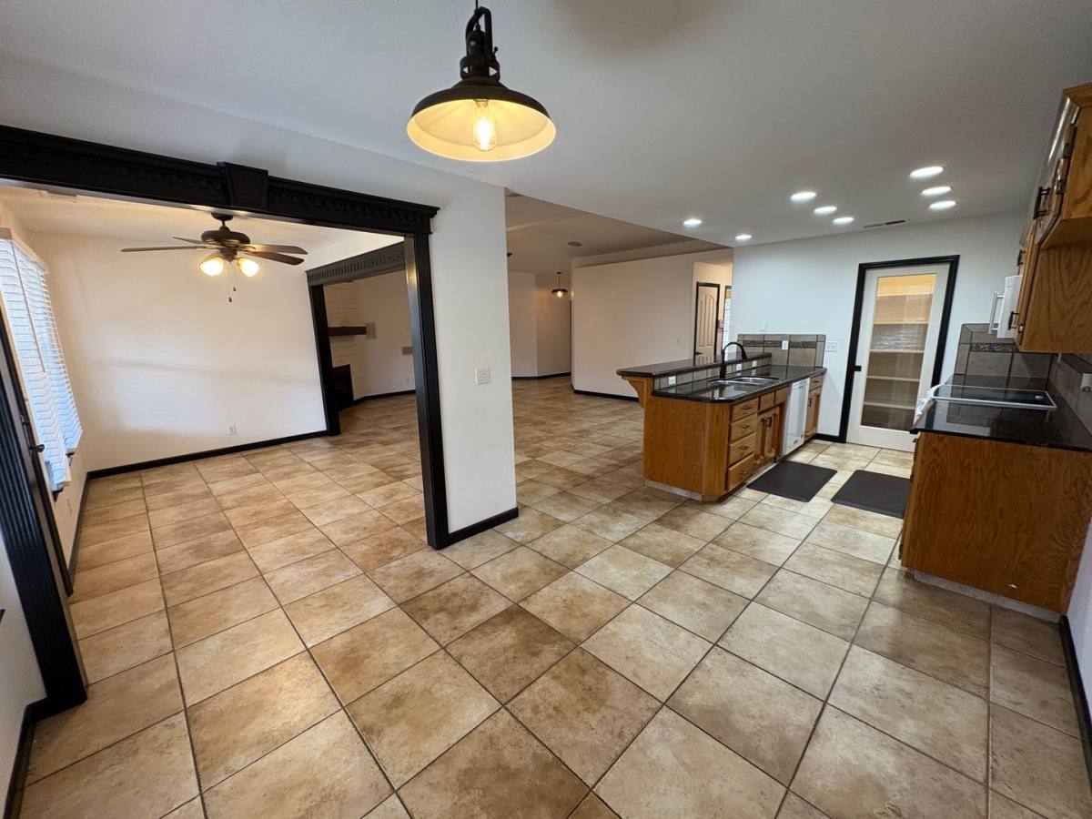 House for rent at 1031 N Crenshaw St, Visalia, CA 93291