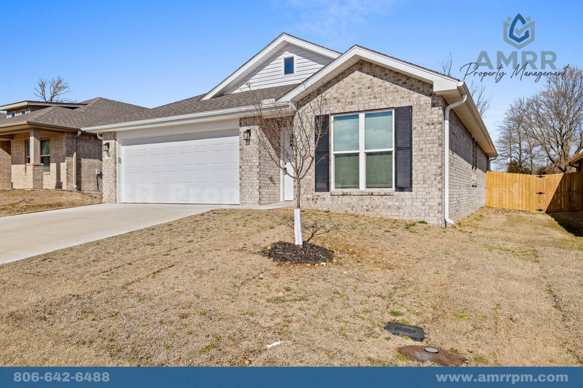 House for rent at 1206 SW 2nd Ave, Gentry, AR 72734