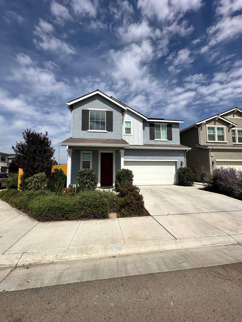 House for rent at 3036 N Parkside St, Visalia, CA 93291