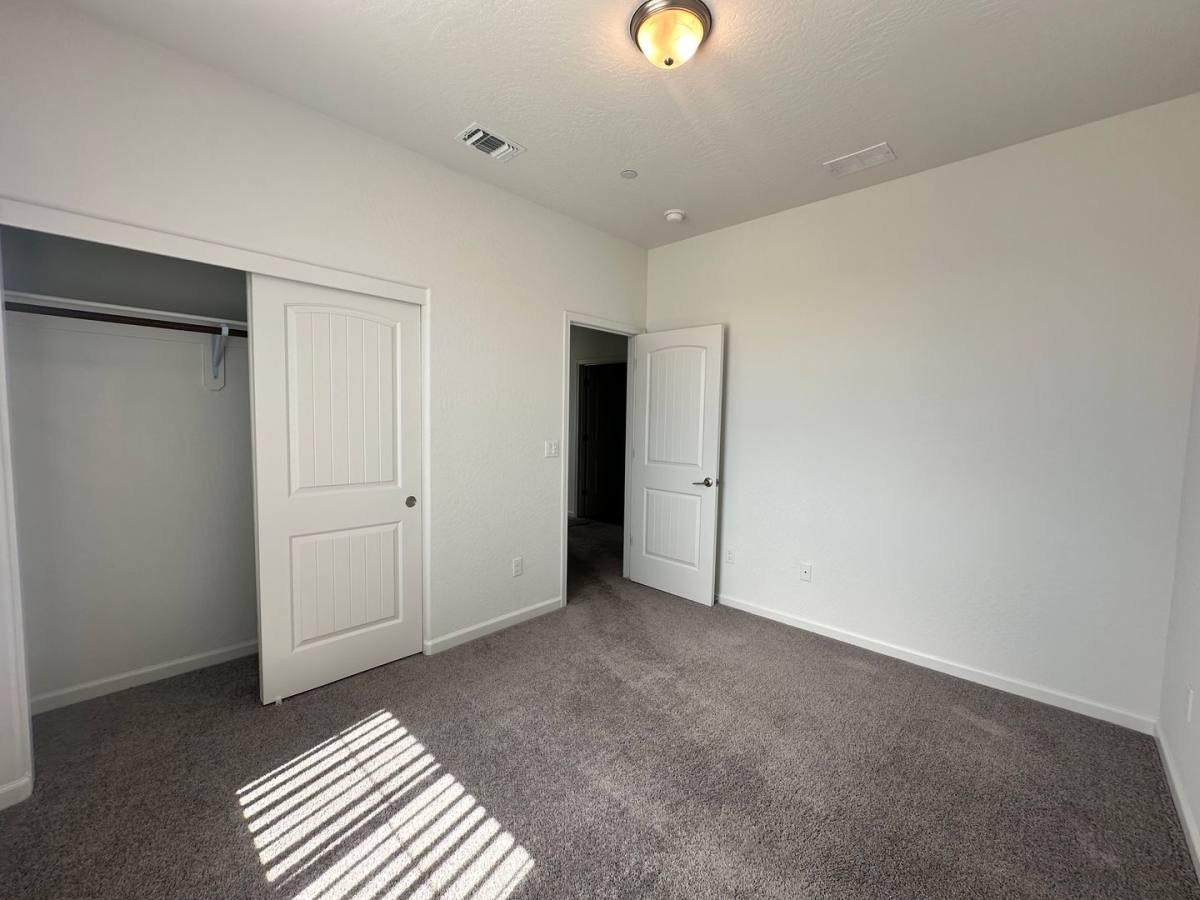 House for rent at 3036 N Parkside St, Visalia, CA 93291