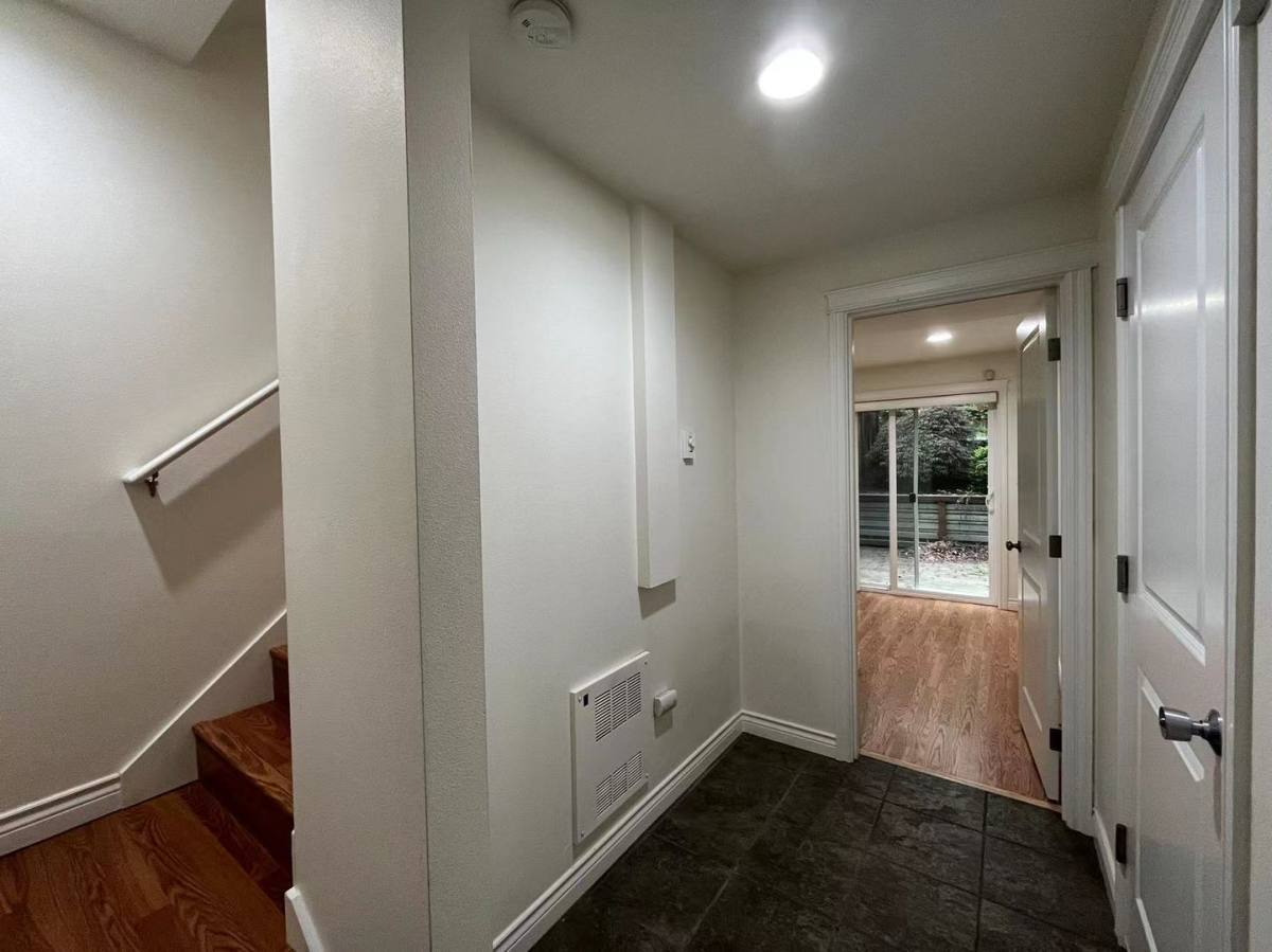 Townhouse for rent at 1428 NW 59th St, Seattle, WA 98107