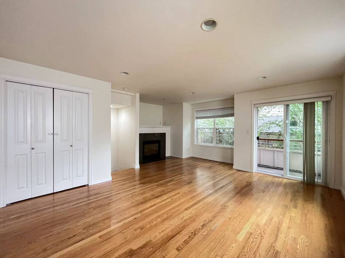 Townhouse for rent at 1428 NW 59th St, Seattle, WA 98107
