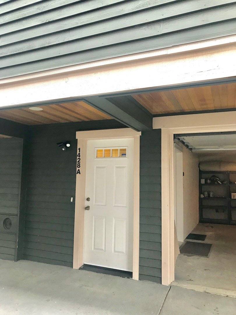 Townhouse for rent at 1428 NW 59th St, Seattle, WA 98107