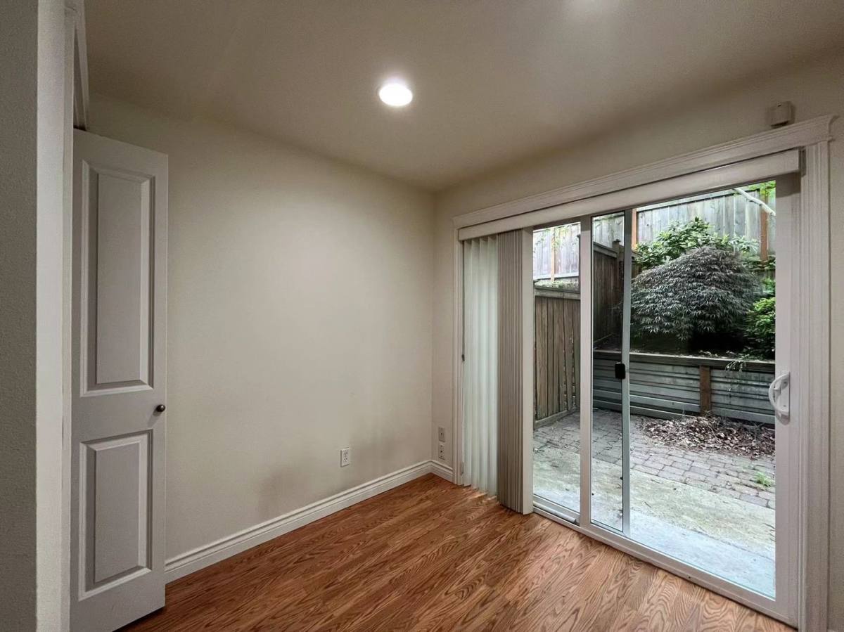 Townhouse for rent at 1428 NW 59th St, Seattle, WA 98107
