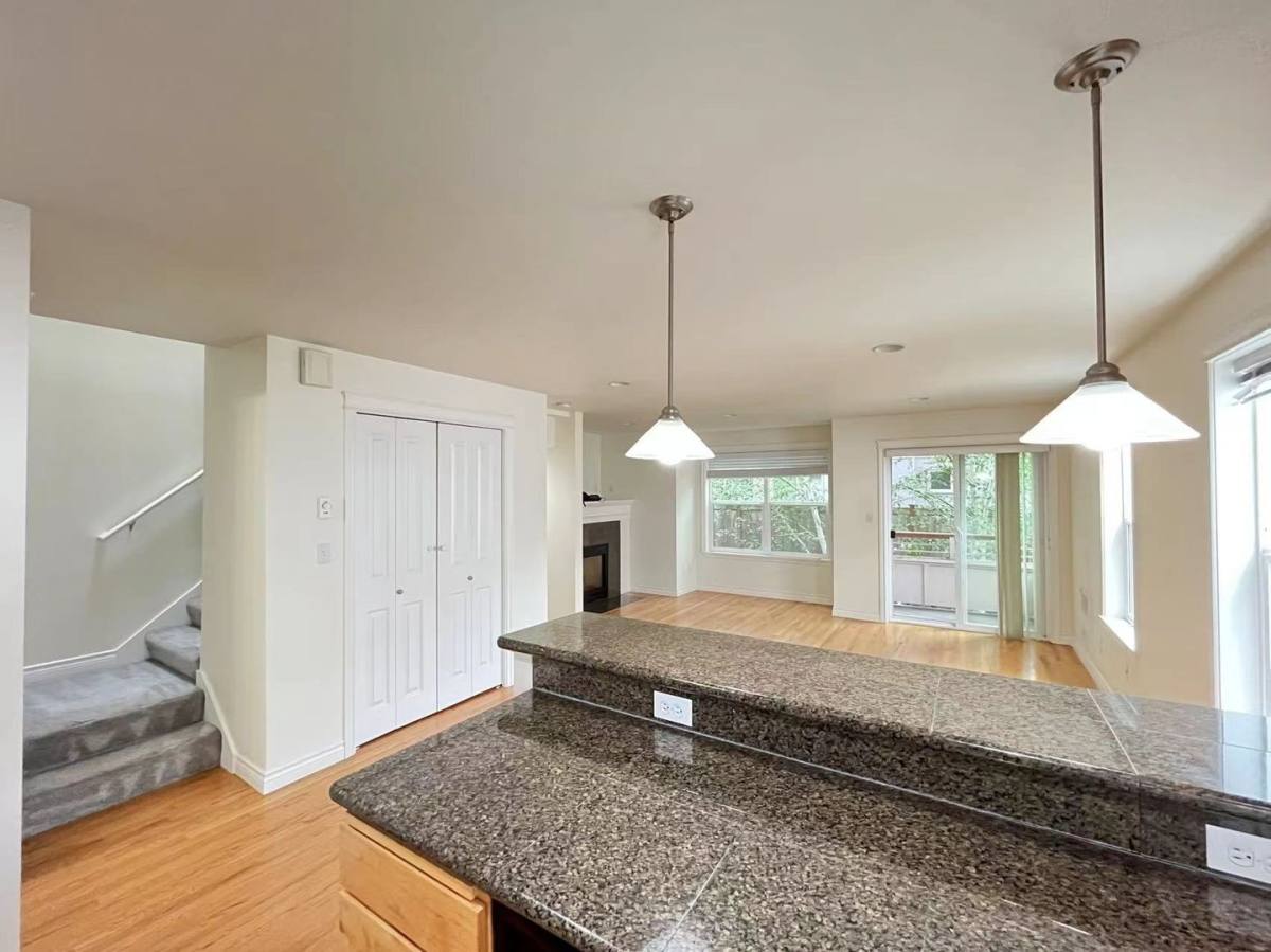 Townhouse for rent at 1428 NW 59th St, Seattle, WA 98107