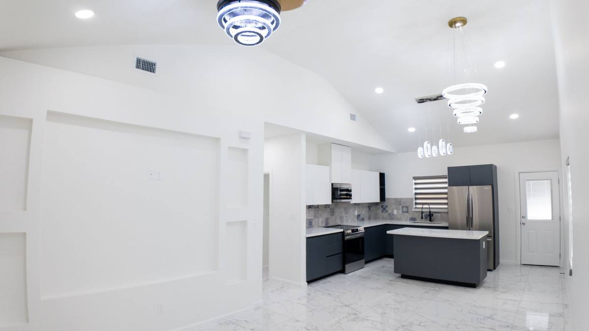 Apartment for rent at 700 Deanne Dr, Weslaco, TX 78596